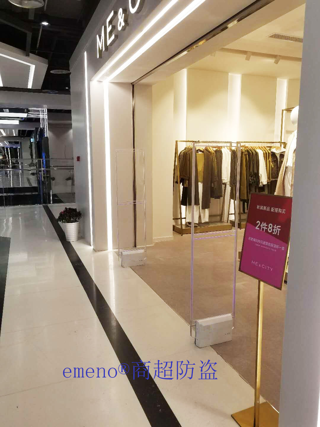 为什么服装店特别喜欢选亚克力的防盗器