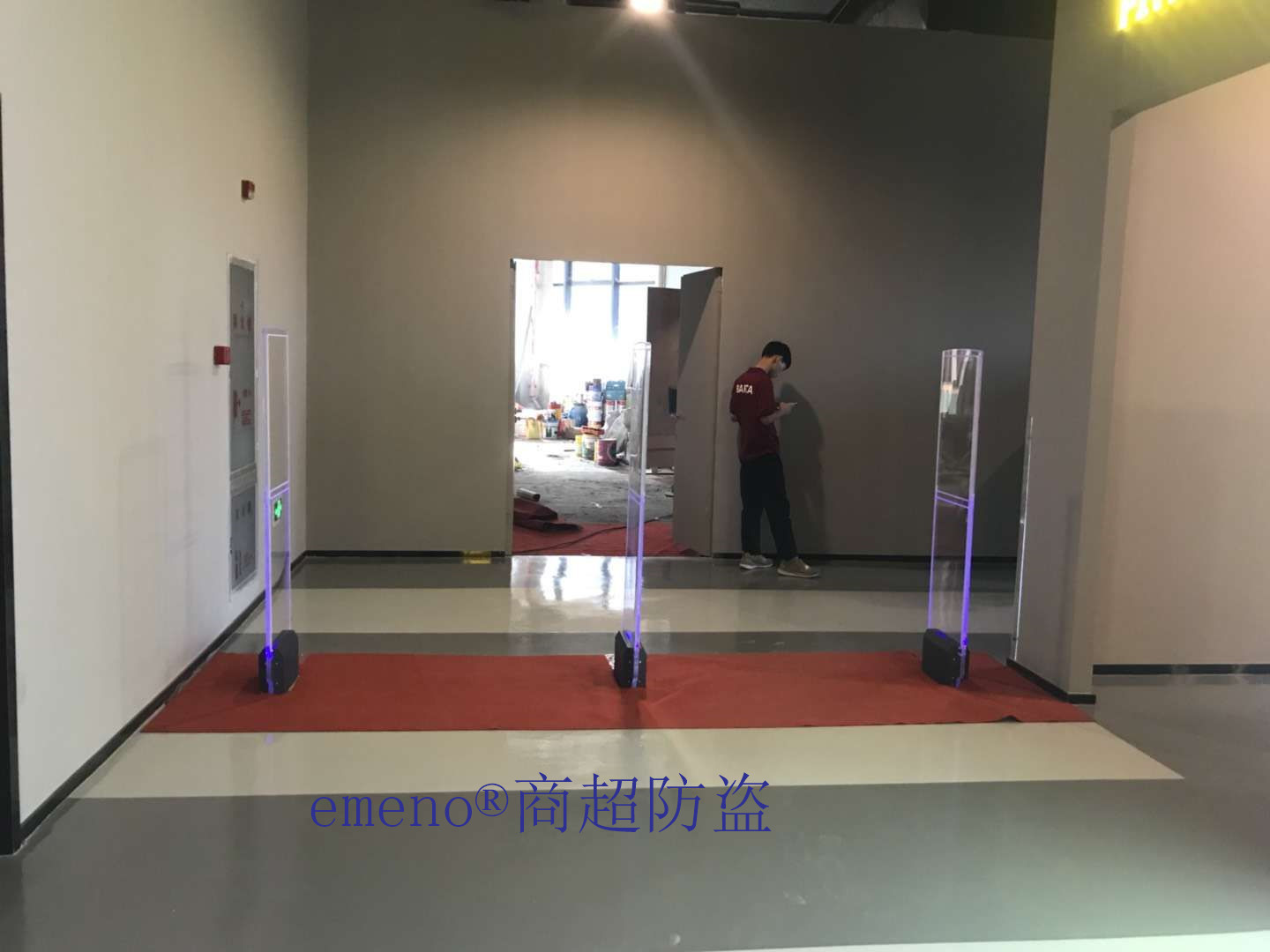 服装店防盗扣的原理