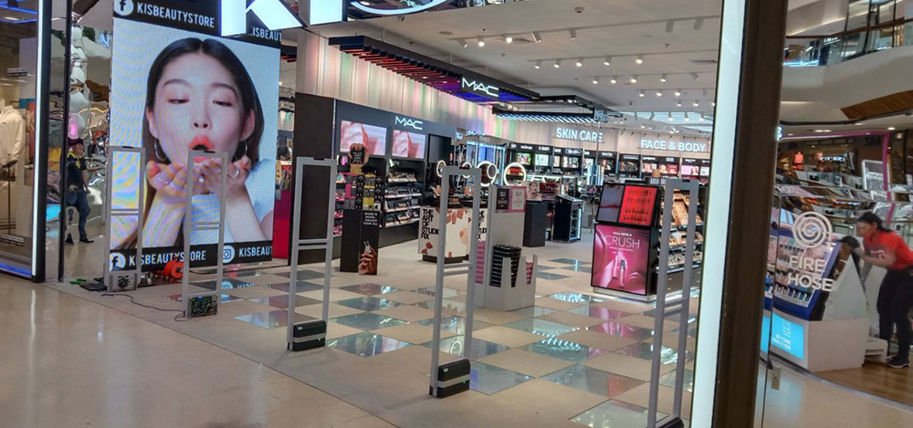 超市防盗器厂家解答银行卡会让超市防盗器响吗?