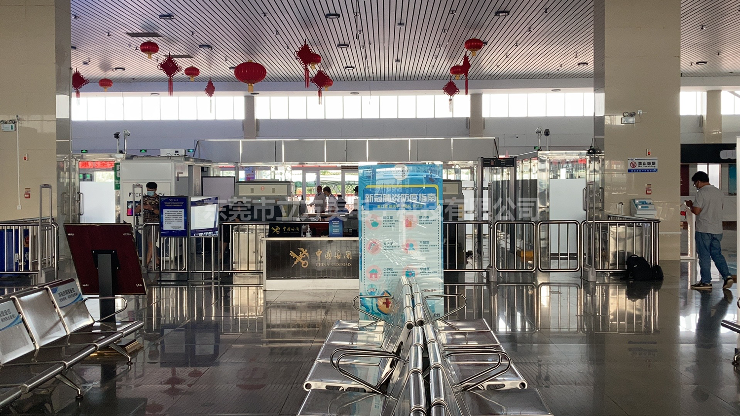 中国海关安装立方美emeno EAS防盗报警器！